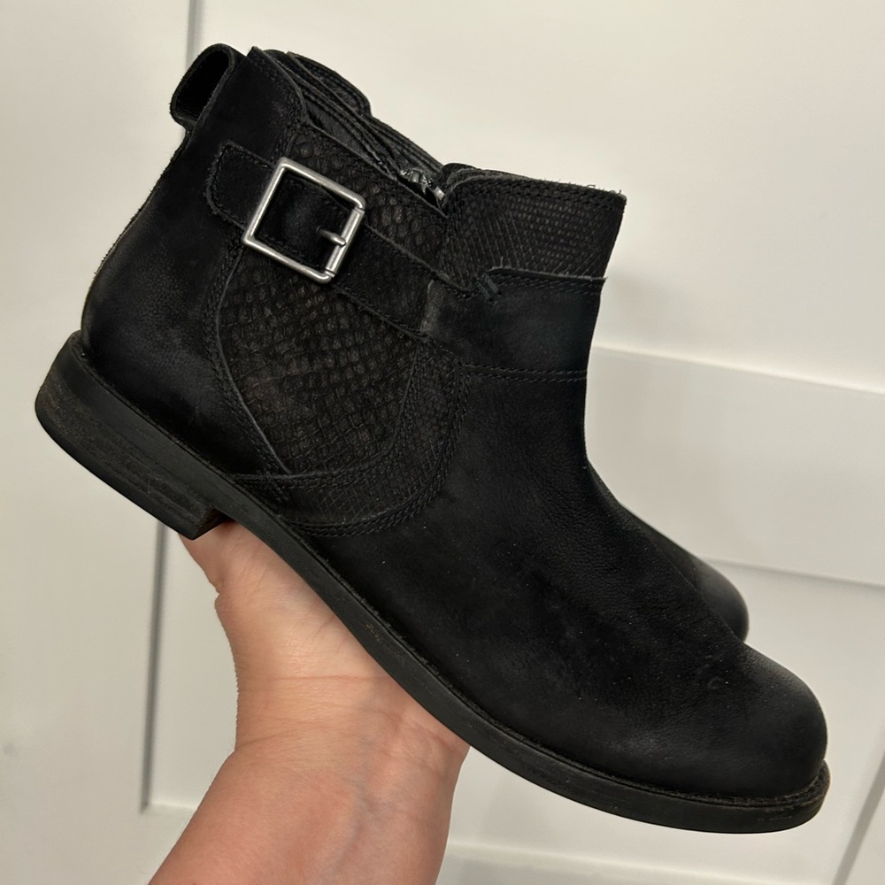 Abeo Yana Ankle Booties Black Nubuck Size 9N